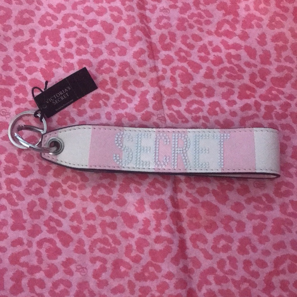 Victoria's Secret Wristlet Strap Key Chain! NWT - Picture 3 of 4